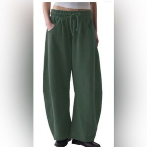 SOLD - Baggy Barrel sweatpants Green